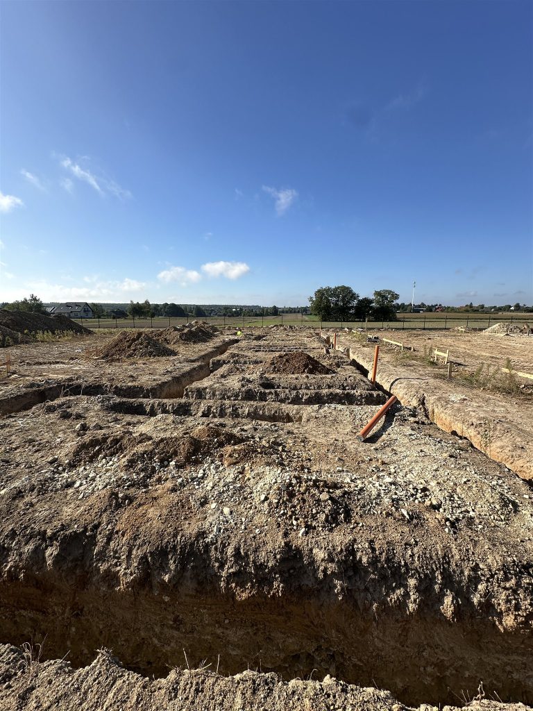 Wykopy pod fundamenty budynków I etapu Osiedla Bursztynowa w Świdniku
